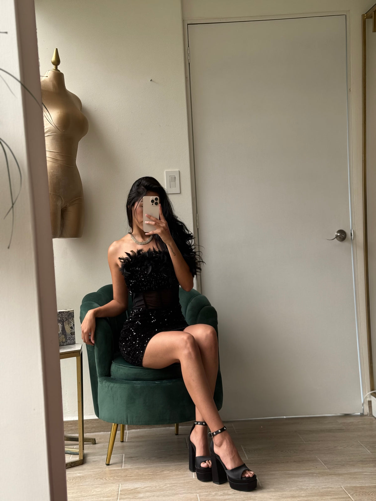Vestido strapless lentejuelas
