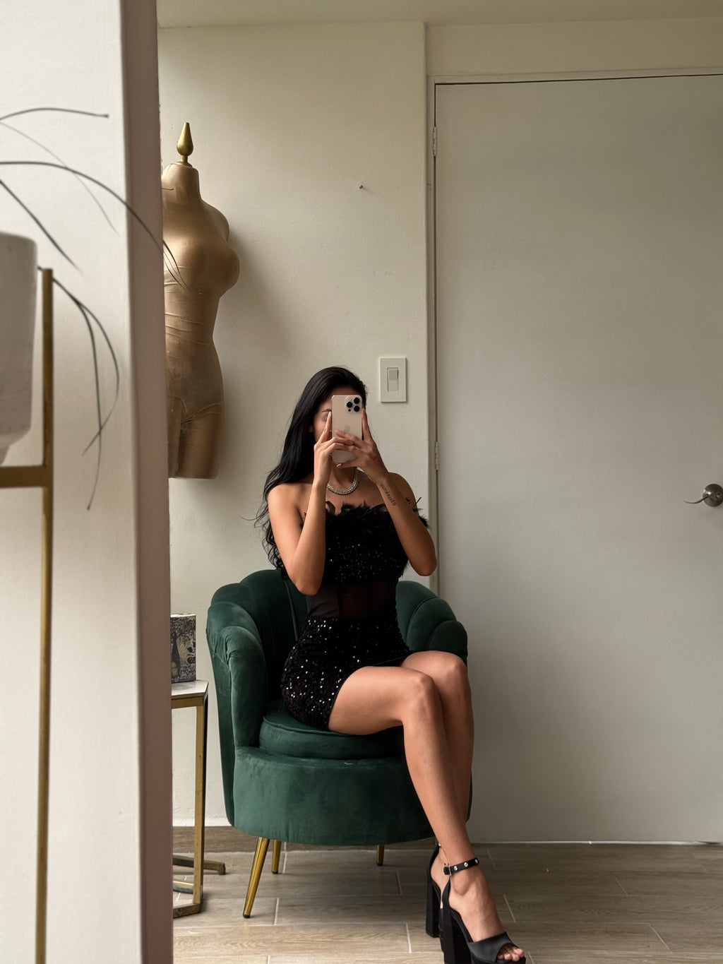 Vestido strapless lentejuelas