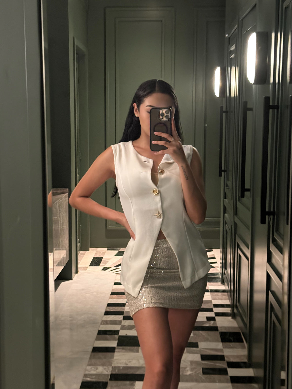 conjunto de lentejuelas en tono champagne plateado