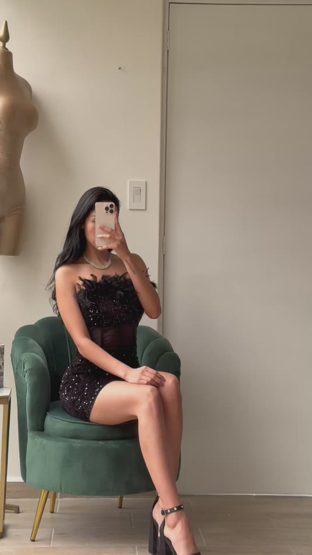 Vestido strapless lentejuelas